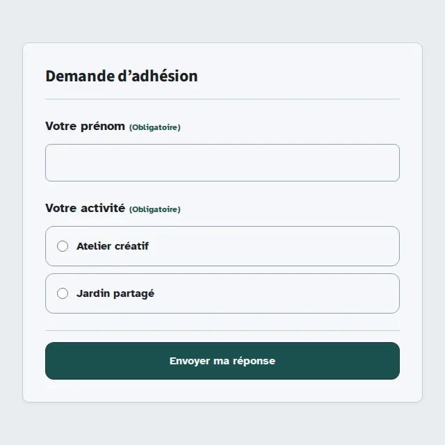 Formulaire de demande d’adhésion avant la saisie du prénom et le choix de l’activité.