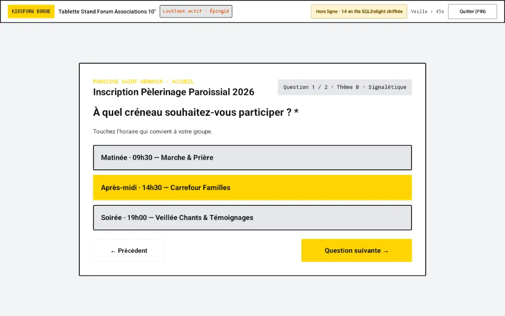 La borne Kiosform sur tablette Android affiche une inscription ; son bandeau indique Hors ligne et 14 réponses en file locale.