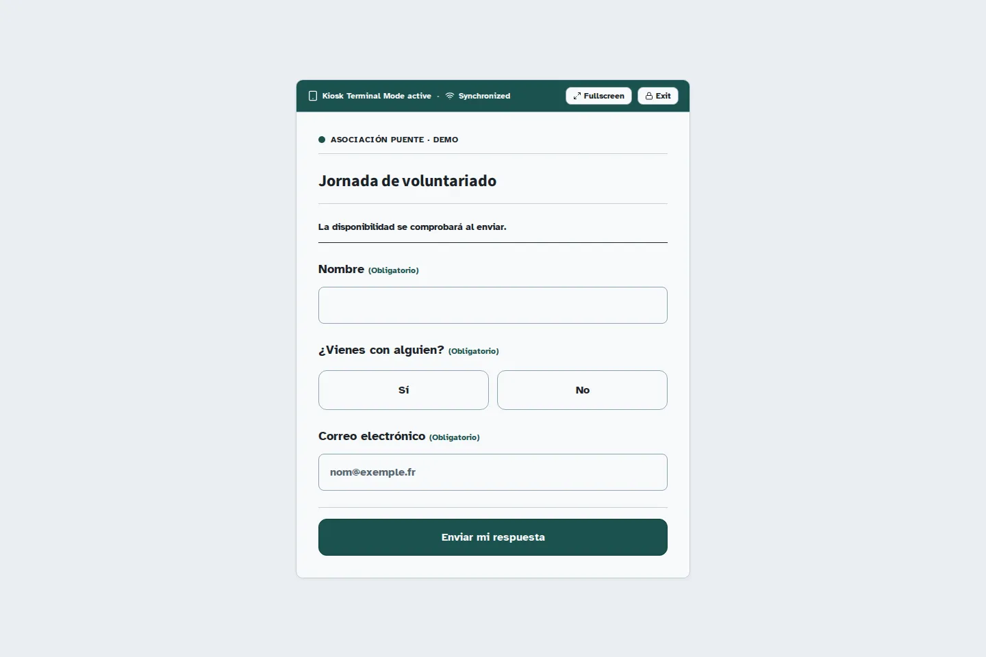 Formulario de inscripción de demostración en modo quiosco en el navegador, con campos de nombre, Sí/No y correo electrónico, y un estado sincronizado.